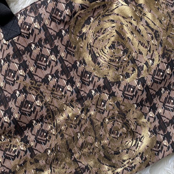 NWT 💛🖤Soft Surroundings XL Carry-All Tote in Glydan Gold💛🖤 - Picture 5 of 7